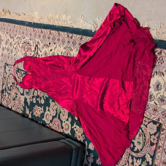 Blondie Nites Red Halter Evening Dress - Picture 16 of 16